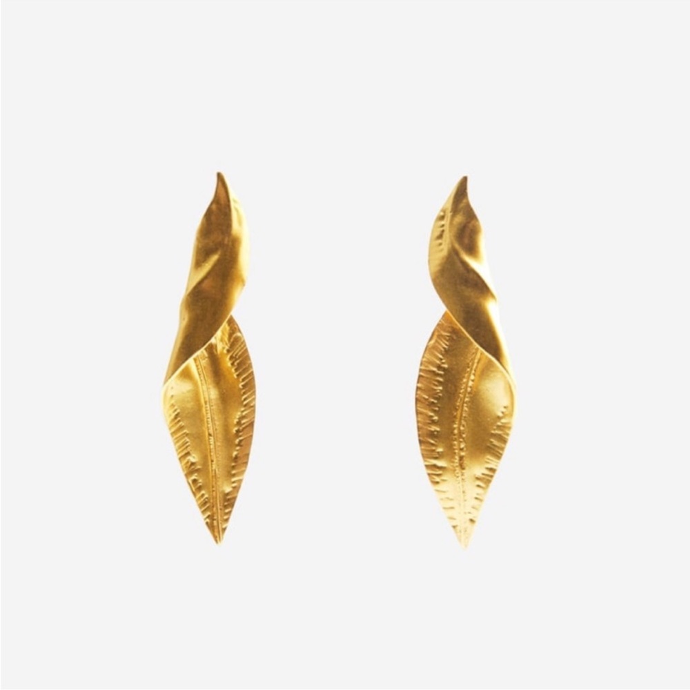NEW! Zara Gold Twisted Leaf Earrings